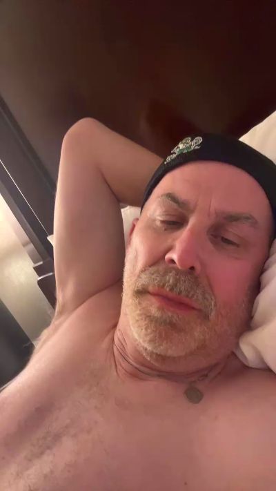 ajtop_fun live cam on Cam4