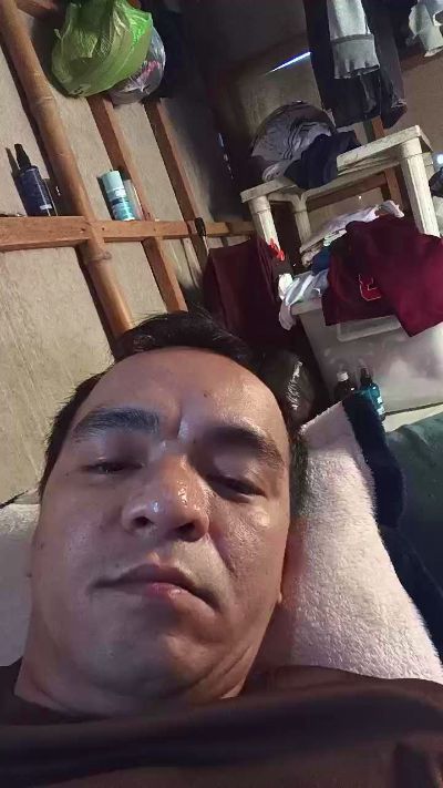 akjhun09 live cam on Cam4