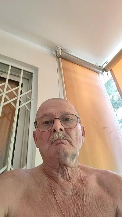 alain250 live cam on Cam4