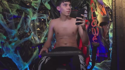 alan_boy01 live cam on Cam4