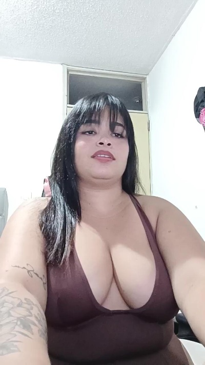 alana04 live cam on Cam4