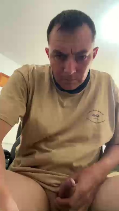 albertico32 live cam on Cam4