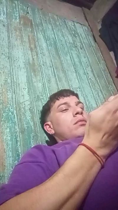 ale_20_xxx live cam on Cam4