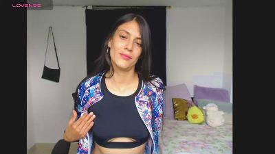 aleja2020 live cam on Cam4