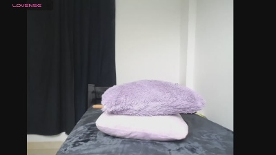 aleja2020 live cam on Cam4