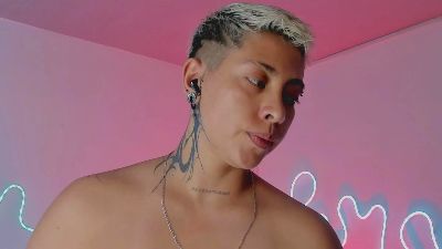 aleja_M live cam on Cam4