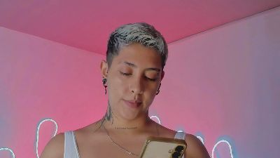 aleja_M live cam on Cam4