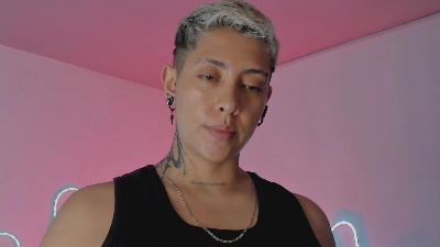 aleja_M live cam on Cam4
