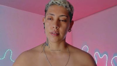 aleja_M live cam on Cam4