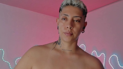 aleja_M live cam on Cam4