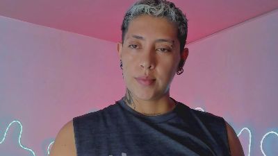 aleja_M live cam on Cam4