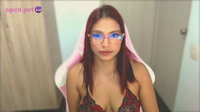 alejaharker live cam on Cam4