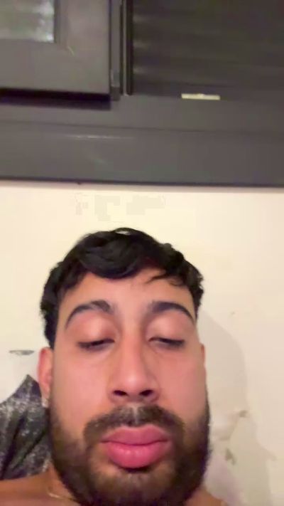 alejandro2402 live cam on Cam4