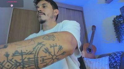 alejandro_stark live cam on Cam4