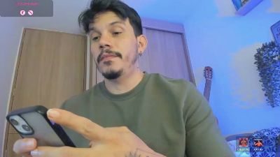 alejandro_stark live cam on Cam4