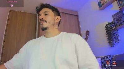 alejandro_stark live cam on Cam4