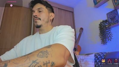 alejandro_stark live cam on Cam4