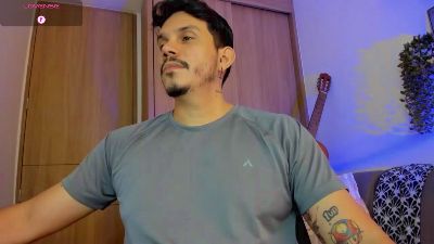 alejandro_stark live cam on Cam4