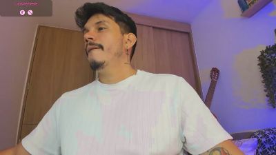 alejandro_stark live cam on Cam4