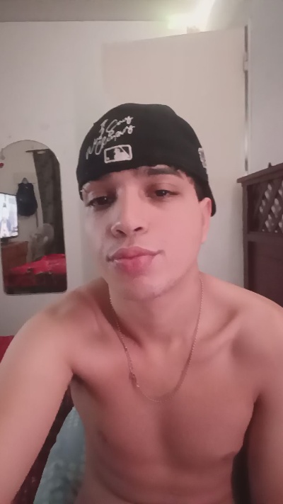 alejandro_tn live cam on Cam4