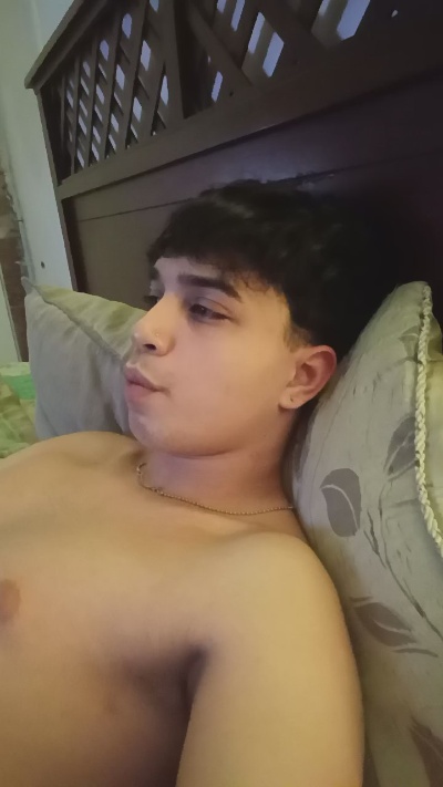 alejandro_tn live cam on Cam4