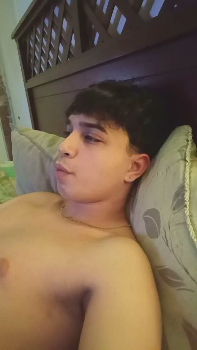 alejandro_tn live cam on Cam4
