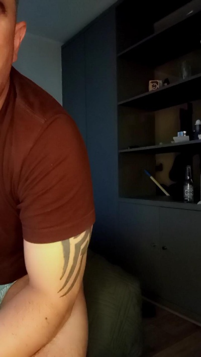 alejandro_xxx live cam on Cam4