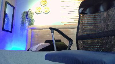 alejo_largo live cam on Cam4