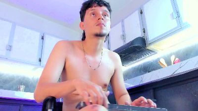 alejo_largo live cam on Cam4
