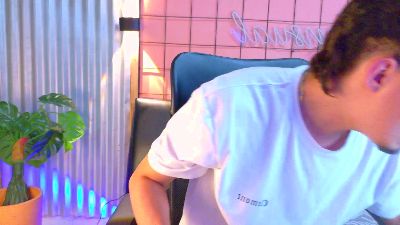 alejo_largo live cam on Cam4