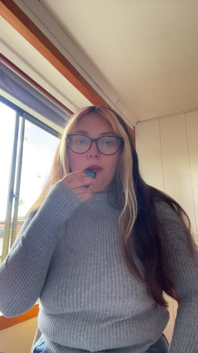 aleksandrachile live cam on Cam4