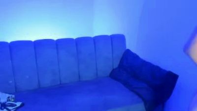 alenders02 live cam on Cam4