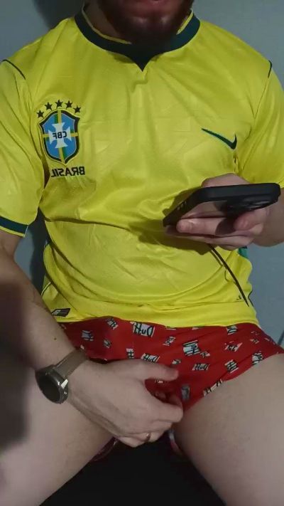 alerrandroo1 live cam on Cam4