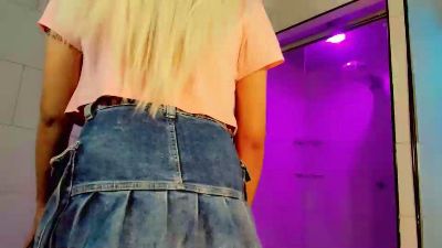 alessa_mullen live cam on Cam4
