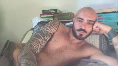 alessandromori9 live cam on Cam4