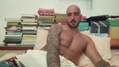 alessandromori9 live cam on Cam4