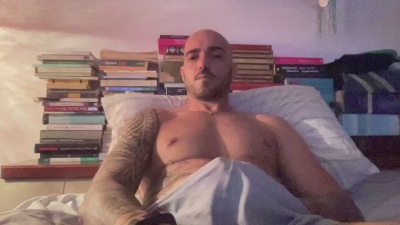 alessandromori9 live cam on Cam4