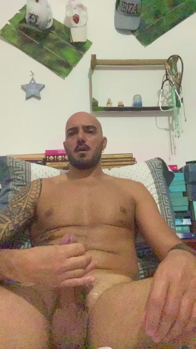 alessandromori9 live cam on Cam4