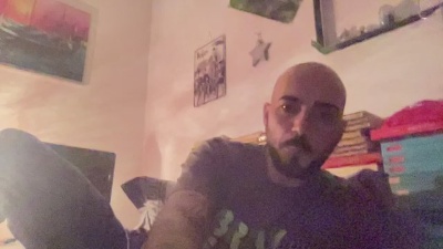 alessandromori9 live cam on Cam4