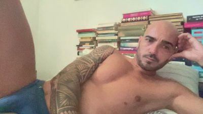 alessandromori9 live cam on Cam4