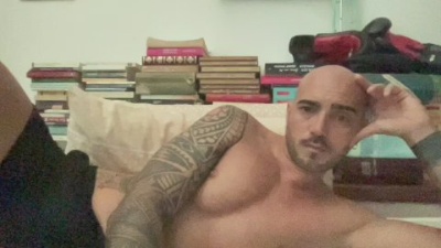 alessandromori9 live cam on Cam4