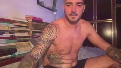 alessandromori9 live cam on Cam4