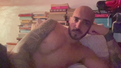alessandromori9 live cam on Cam4