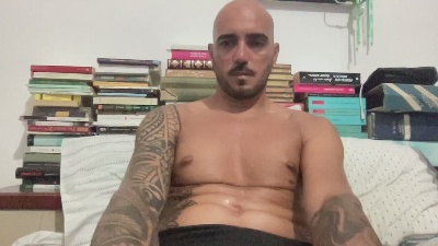 alessandromori9 live cam on Cam4