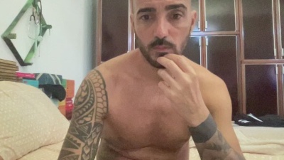 alessandromori9 live cam on Cam4