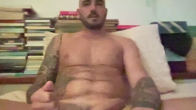 alessandromori9 live cam on Cam4