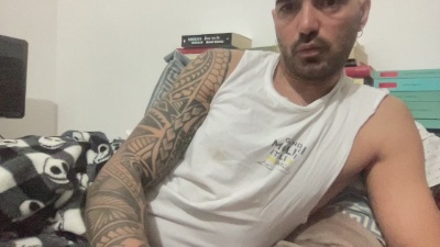 alessandromori9 live cam on Cam4