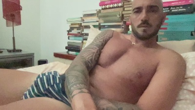 alessandromori9 live cam on Cam4