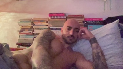 alessandromori9 live cam on Cam4