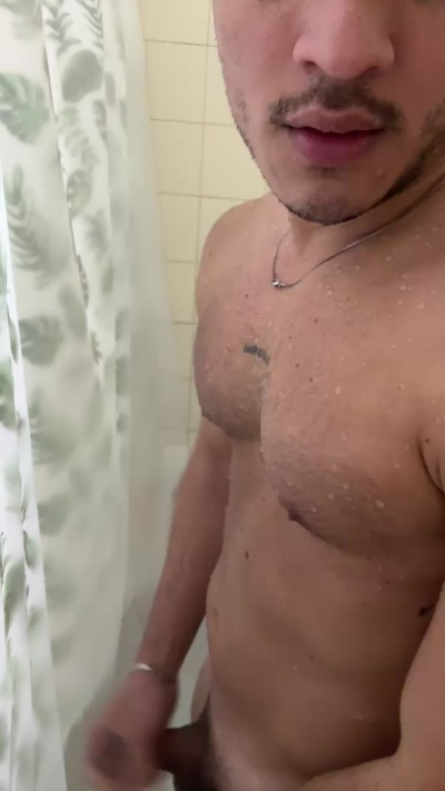 Profile and Statistics for alesssandro375 on Cam4